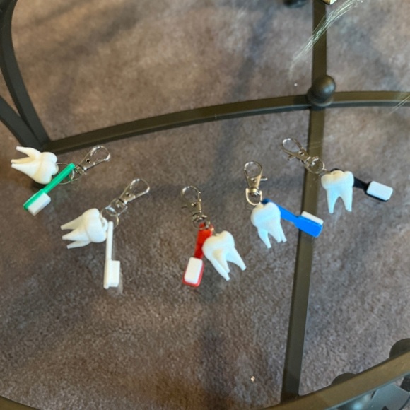 3D Printed 5 SET Colorful Tooth Keychains. Pick Color. - Picture 4 of 6